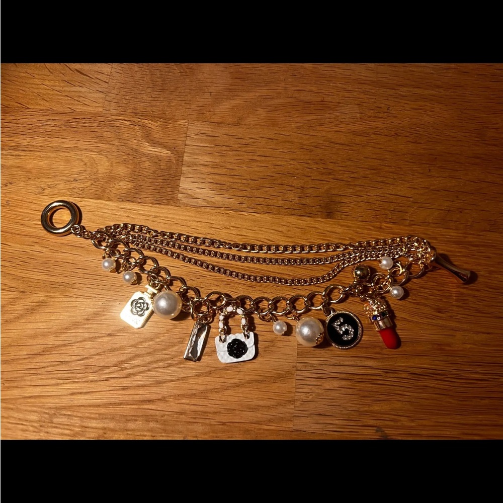 Woman’s bracelet